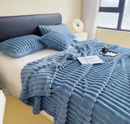 The Big Snuggle™ Luxury Ribbed Fleece Dog Blanket - The Big Pet Shop