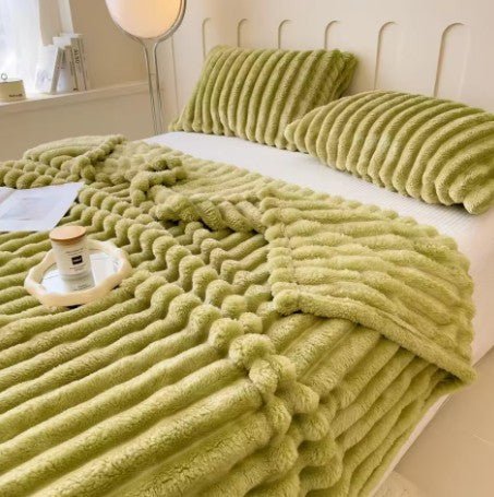 The Big Snuggle™ Luxury Ribbed Fleece Dog Blanket - The Big Pet Shop