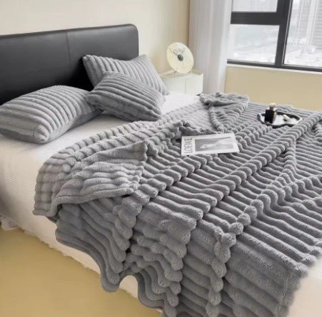 The Big Snuggle™ Luxury Ribbed Fleece Dog Blanket - The Big Pet Shop