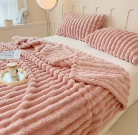 The Big Snuggle™ Luxury Ribbed Fleece Dog Blanket - The Big Pet Shop